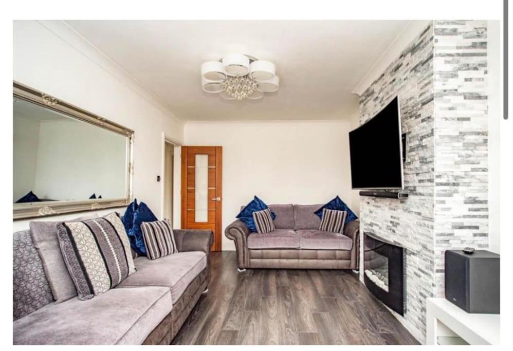 2 Bed - Walking Distance To Harry Potter Studio Watford  Exterior photo